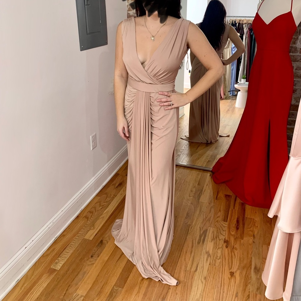 NEVER WORN NUDE EVENING GOWN/ BRIDESMAIDS DRESS SIZE 8